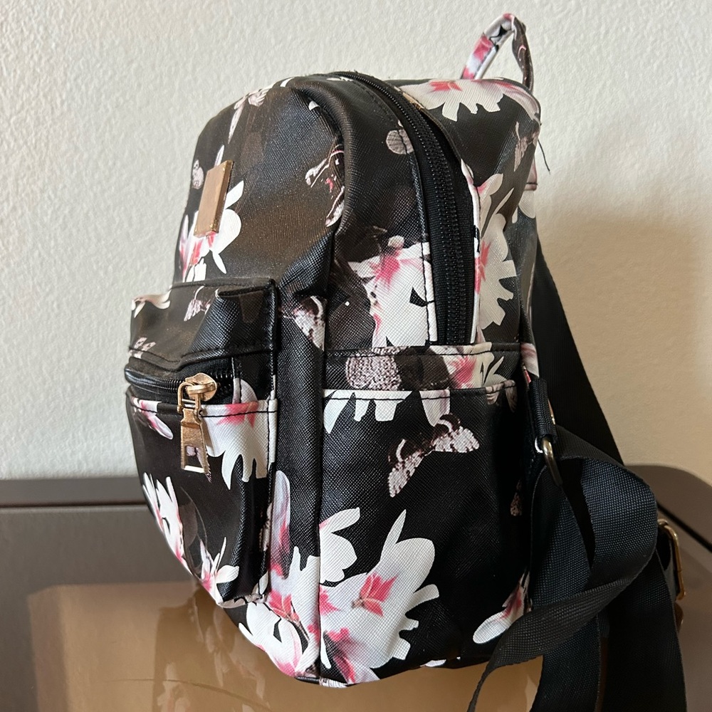 Mini Backpack with Front Pocket - Picture 4 of 6